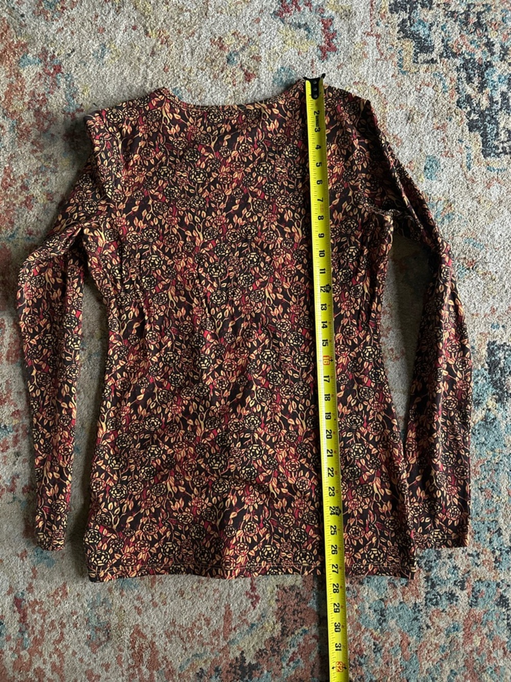 Peruvian Connection Fitted Floral Long-Sleeve Scoop Top in Rusty Colors - Picture 6 of 8